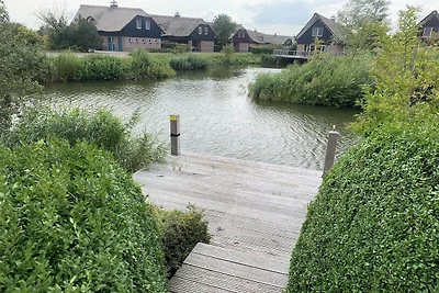 Strandvilla mit Garten und Zugang zum Wasser