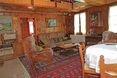 Boutique-Ferienwohnung im Wallis mit Balkon