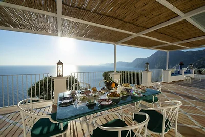 Villa a Praiano con vista sul mare di Capri