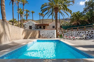 Casa vacanze a Santa Lucia con piscina...
