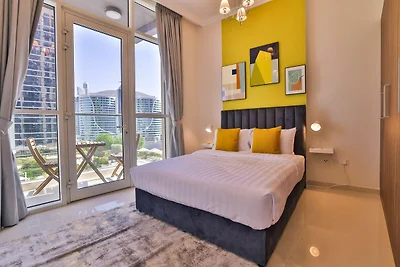 2BR Burj Khalifa Pool von Belvilla