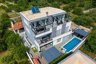 Helles Penthouse mit Meerblick, Hvar