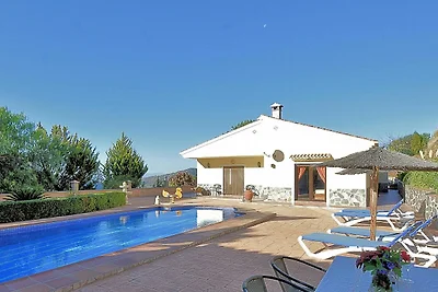 Luxusvilla in Sayalonga mit privatem Pool