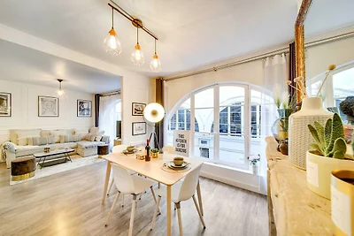 GEWELDIG HISTORISCH PARIJS APPARTEMENT NAAST ...