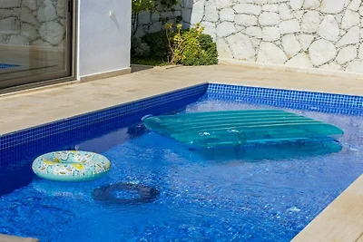 Villa in Kalkan mit Schwimmbecken