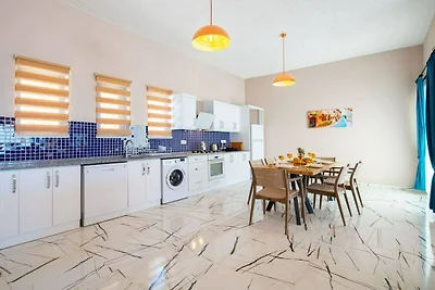 Villa in Kalkan mit Schwimmbecken