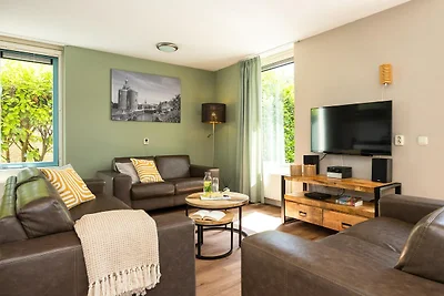 Villa in Andijk mit sonnigem Garten