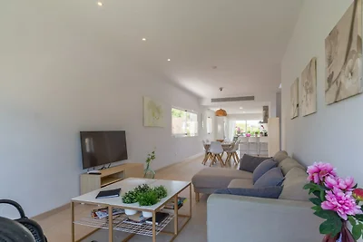 Moderne Villa mit Pool in Alcudia