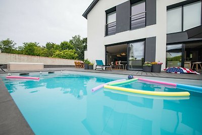 Villa met zwembad en spa vlakbij de zee