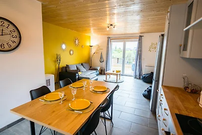 Apartment in Froidchapelle mit Terrasse