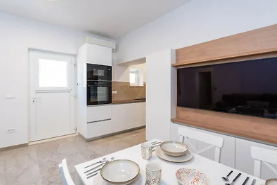 Apartment Nikolica - Two Bedroom Apartment wi...