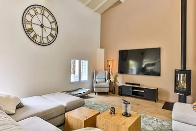 Villa im Grünen mit Whirlpool