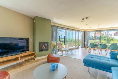 Moderne, luxuriöse und nachhaltige Naturvilla