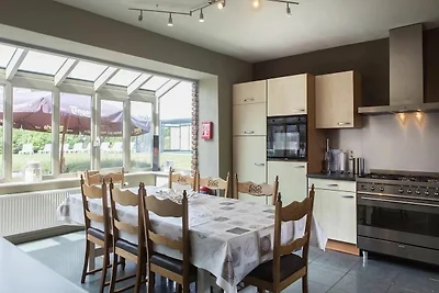 Attraktives Ferienhaus mit Pool bei Durbuy
