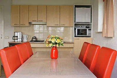 Chalet a Bergumermeer vicino al Canale