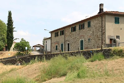 Farmhouse abode with Pool and Tuscan Charm