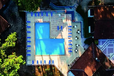 Wohnung im Pinienwald nahe Ozean