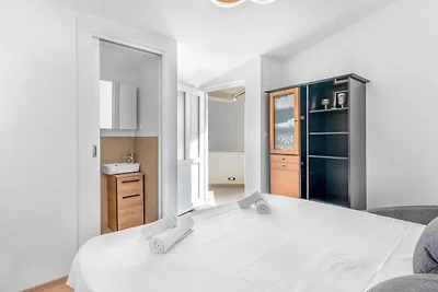 Ruhiges Ferienhaus in der Nähe von Baška