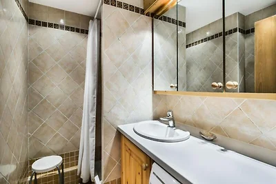 Lou Rei 408: Helles und komfortables Wohnzimm...