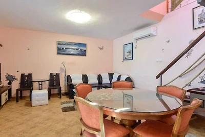 Peaceful Island Haven with Pool, BBQ & Games ...