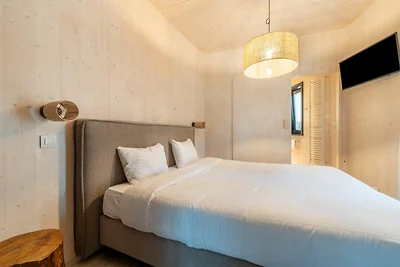 Suite in Tournai mit Waldblick