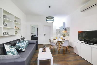 Five bedroom Villa