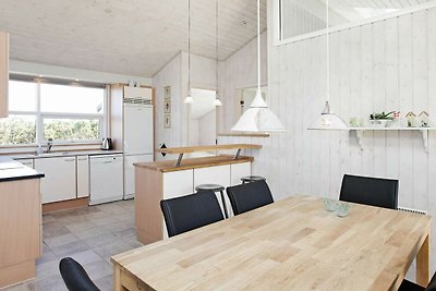 Modernes Ferienhaus mit Sauna in Lønstrup