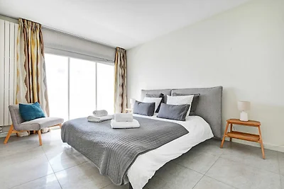 Außergewöhnliche 3-Zimmer-Wohnung mit 6 Bäder...