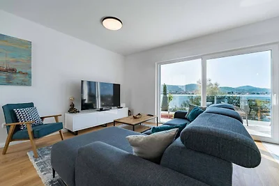 Villa am Meer mit Swimmingpool in Barotul