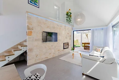 Villa Stone Pearl - Two Bedroom Holiday House...