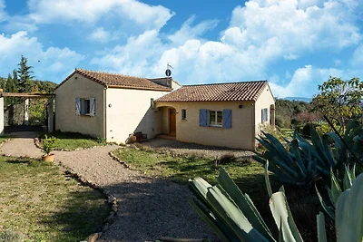 Ruhiges Ferienhaus mit privatem Pool