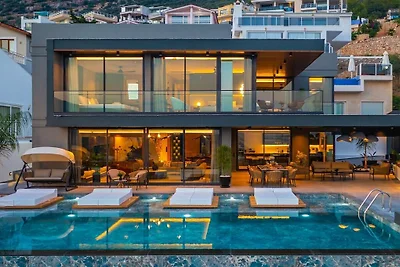 Villa a Kalkan con piscina