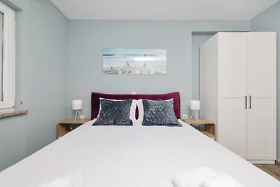 Einzimmerwohnung mit Whirlpool