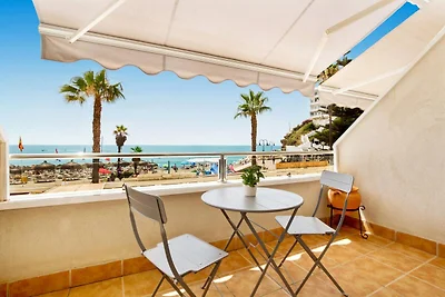 Appartamento fronte mare con balcone, vista...