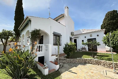 Villa in Nerja mit Pool und Garten