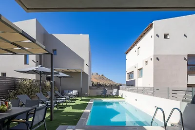 6-Bed Panormo Beachside Oasis
