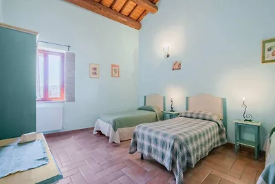 Ruhiges Ferienhaus in Sellano mit Pool