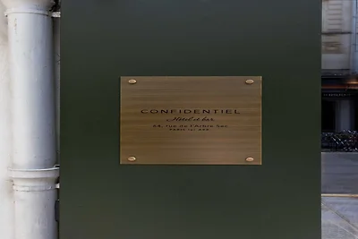 Vertrouwelijke kamer 3, op een steenworp afst...