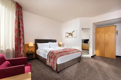 Sonntags DeluxeDoppelzimmer am Flughafen...