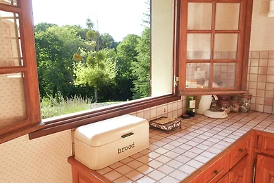 Schöne Villa in La Coquille mit Swimmingpool