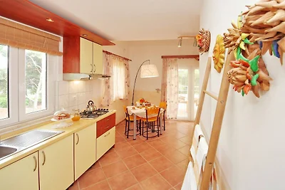 Studio Apartment with Balcony and Sea View...
