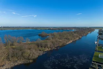 Chalet in Friesland mit eigenem Anlegesteg