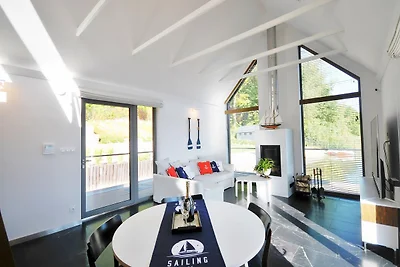 Ferienhaus mit privatem See und Strand
