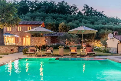 Moderne Toscaanse villa met privézwembad