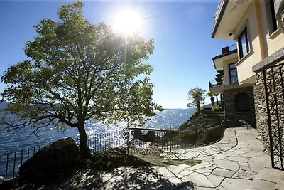 Villa in Pallanza (VB) mit Schwimmbecken