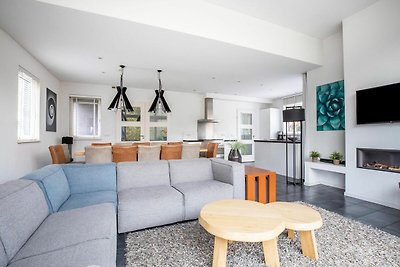 Moderne Villa in Harderwijk mit Whirlwanne un...