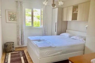 Elegant Sutivan Apartments with Balcony - Two...