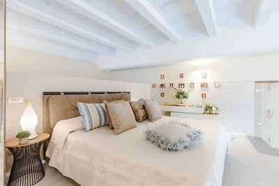 Appartement aan het plein Piazza San Michele
