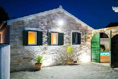 Villa con piscina privata e terrazza