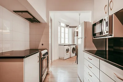 Geräumige 7-Zimmer-Wohnung in Lissabon